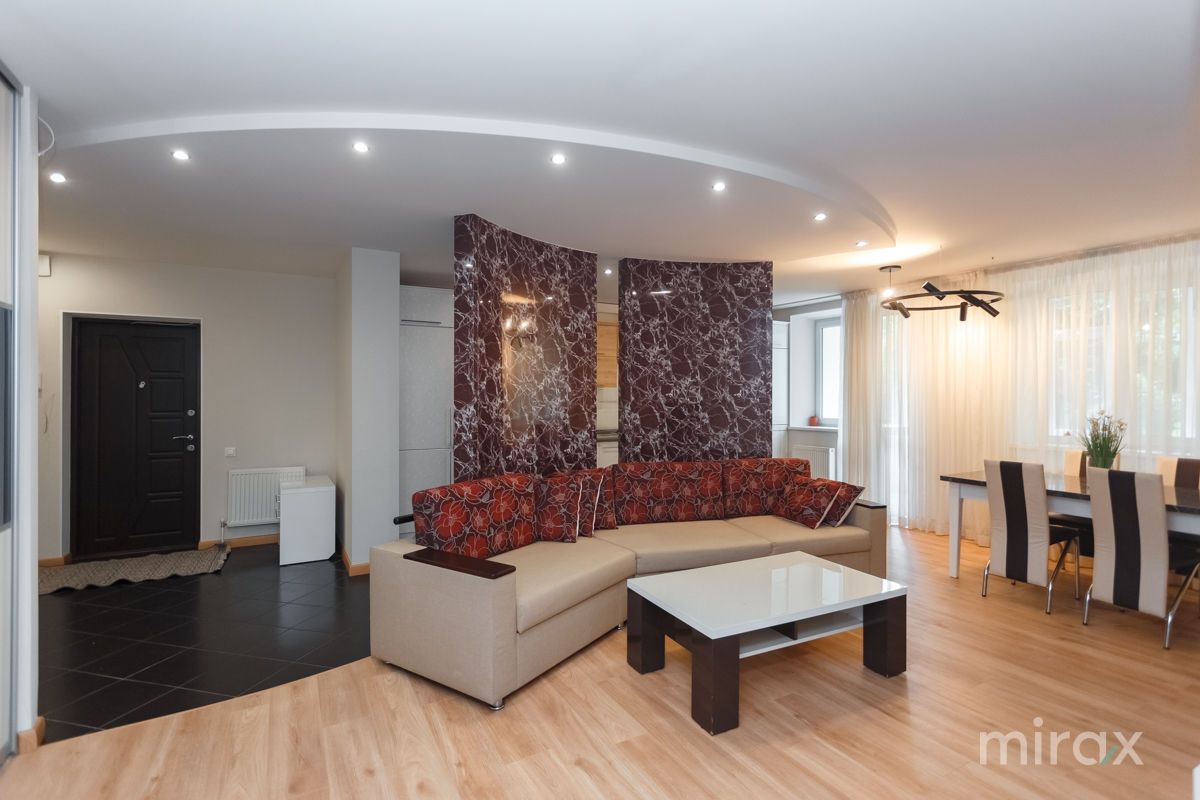 Apartament cu 2 camere, 75 m², Centru, Chișinău foto 3