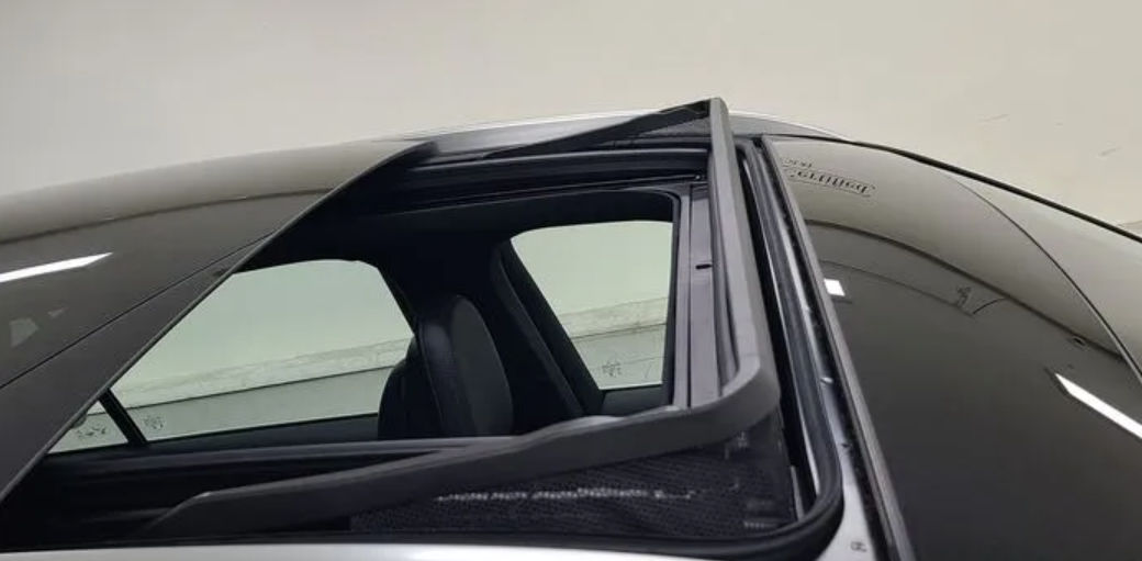 Mercedes GLC foto 12