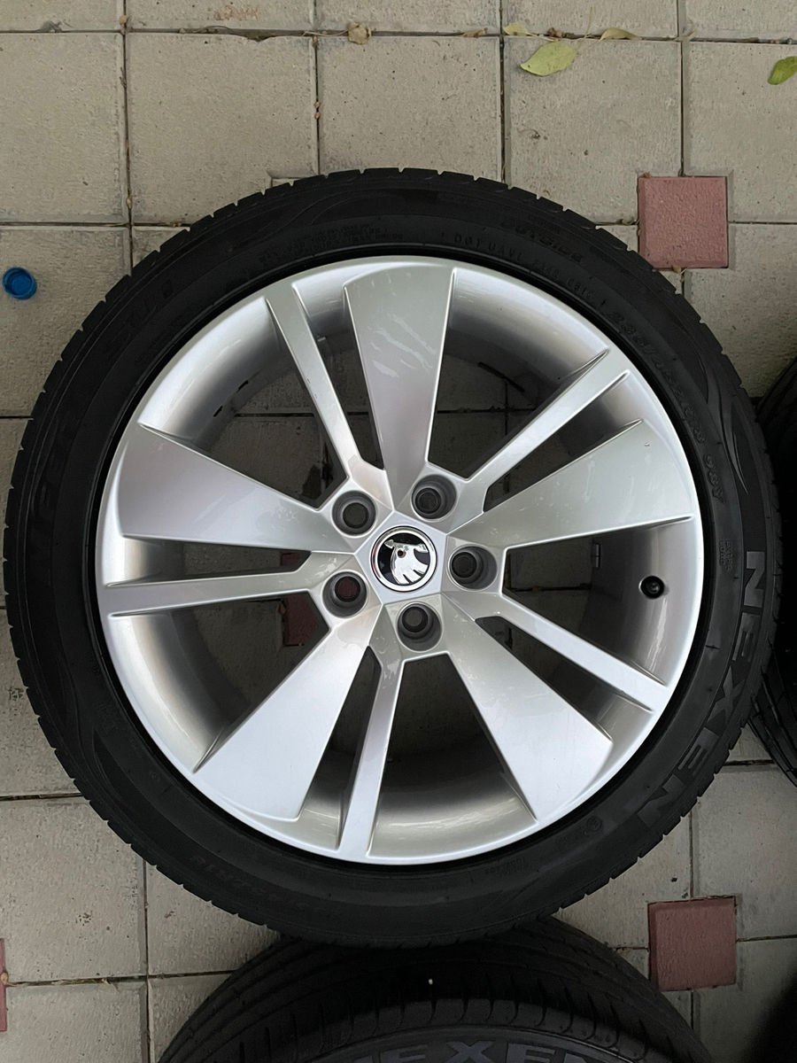 Set roti skoda superb R18 235 45, Jante Skoda foto 1