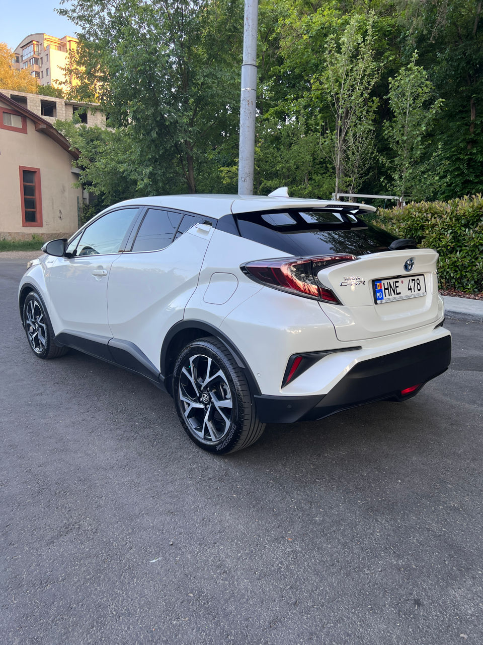 Toyota C-HR foto 0