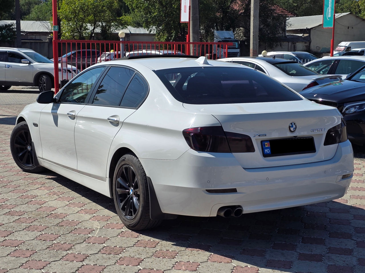 BMW 5 Series foto 3