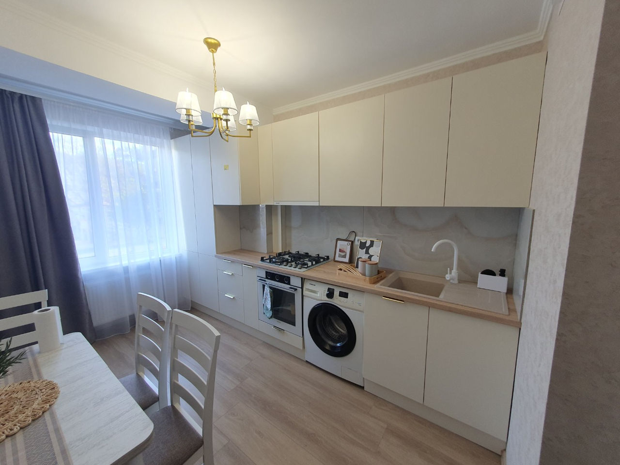 Bucatari la comanda,ne aflam in piata tolciok foto 5