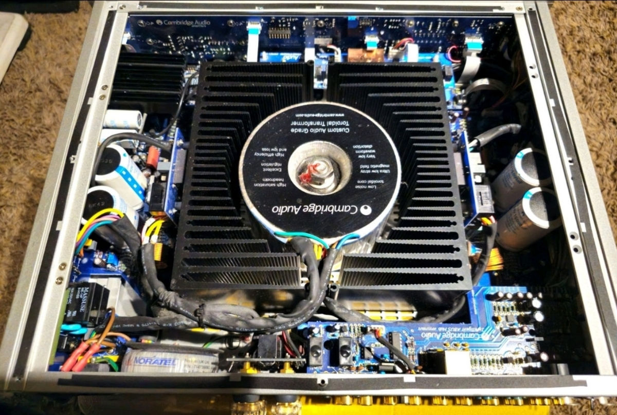 Cambridge audio Azur 840A V2.0 Class XD фото 2