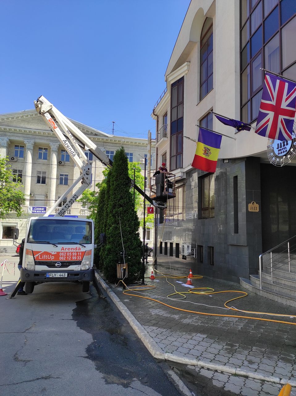 Spălare fatade, acoperis, la cladiri, oficii, case, etc! Aparat cu presiune + spalare manuala! foto 4