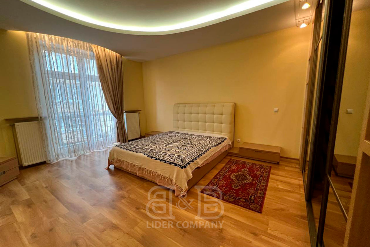 Apartament cu 4 camere, 180 m², Centru, Chișinău foto 8