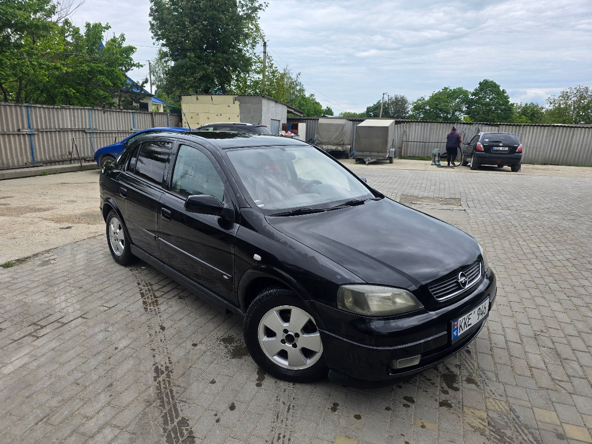 Opel Astra foto 1