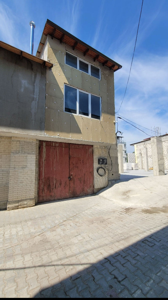 Depozit/garaj/producere 137m2 în chirie pe termen scurt ori lung, 380/220 foto 0