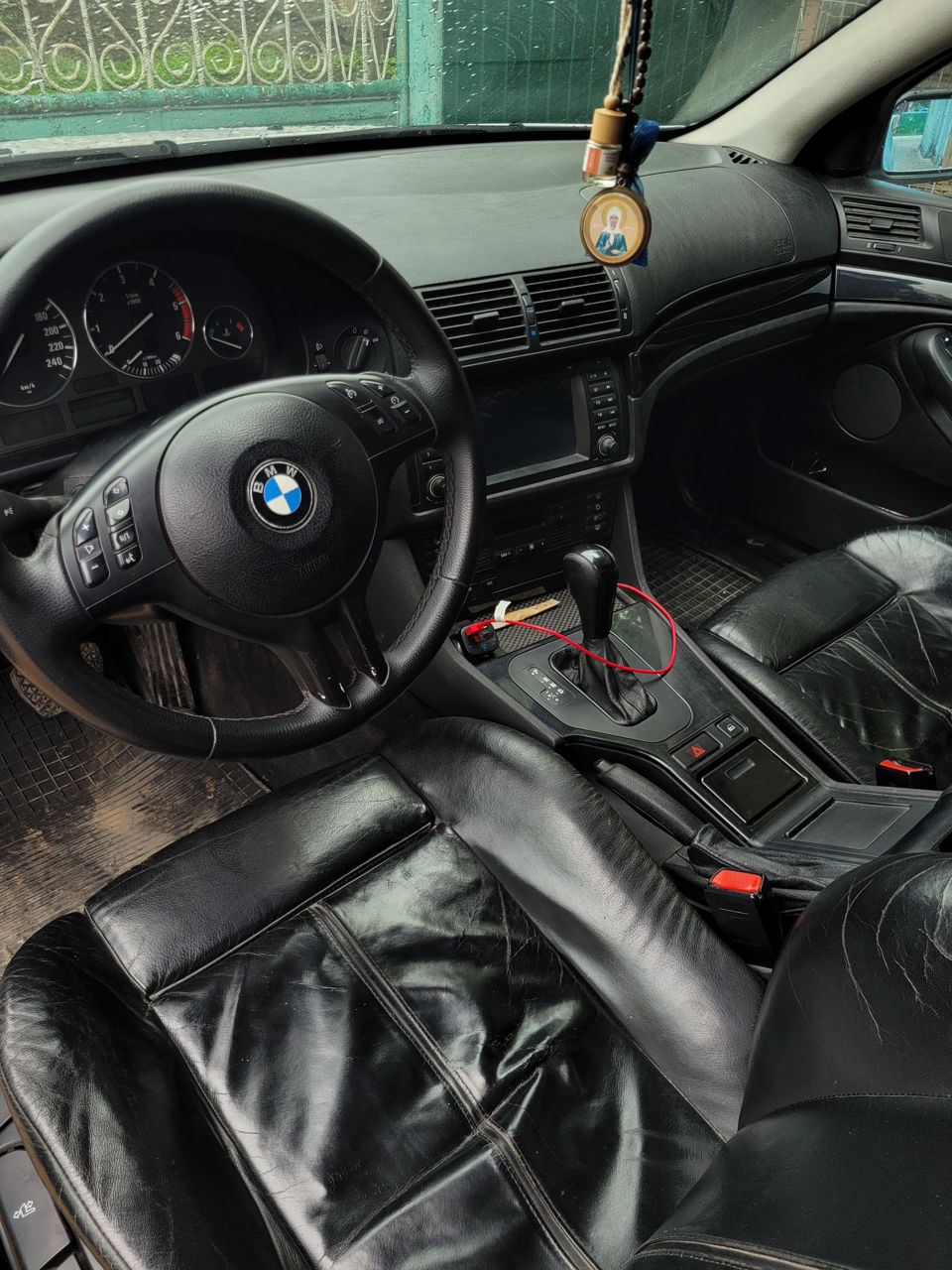BMW 5 Series foto 6