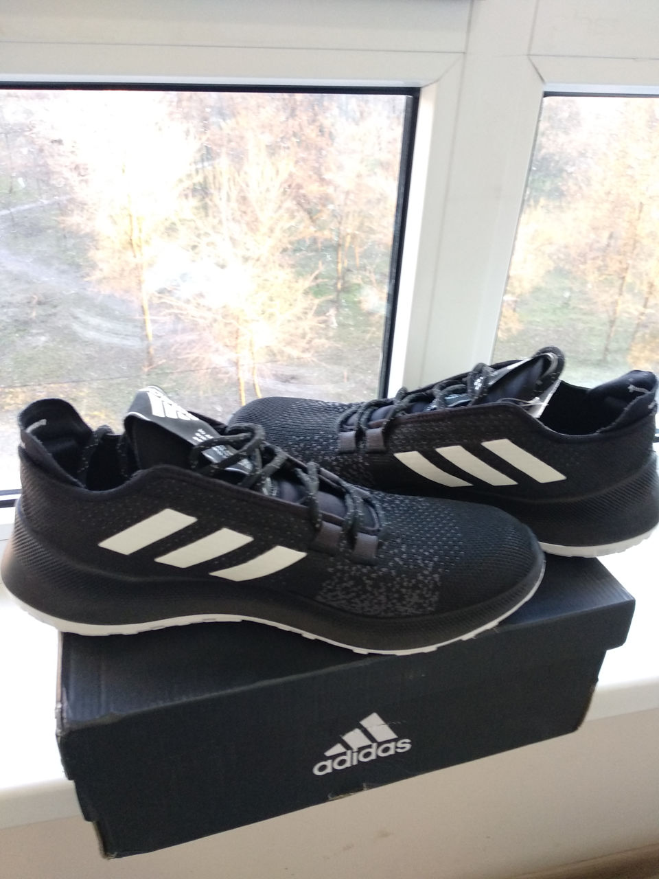 Adidas кроссовки фото 0