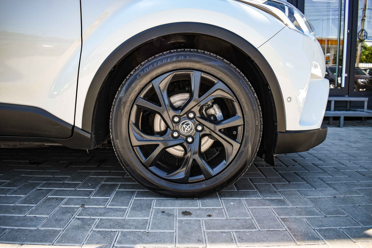 Toyota C-HR foto 14