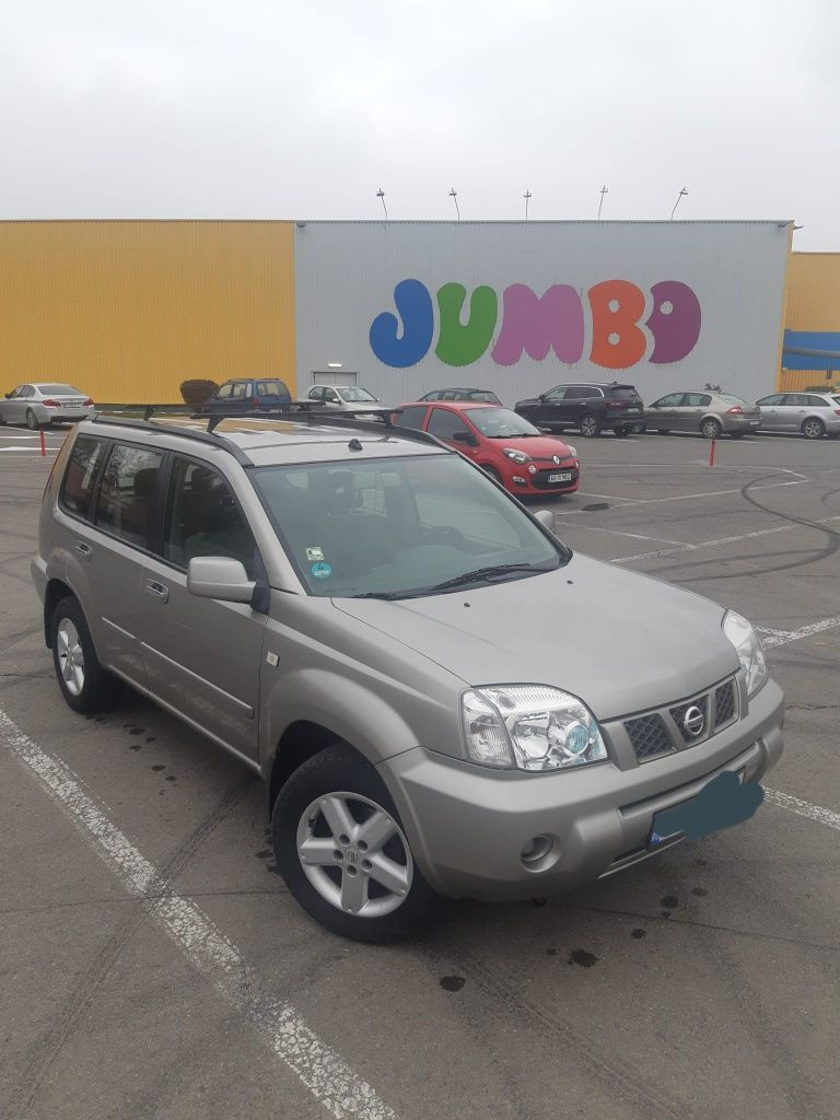 Nissan X-Trail foto 0