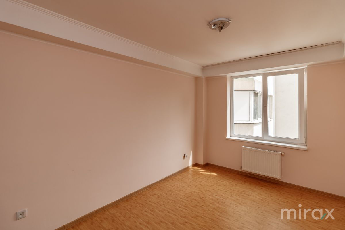 Apartament cu 4 camere, 96 m², Poșta Veche, Chișinău foto 2