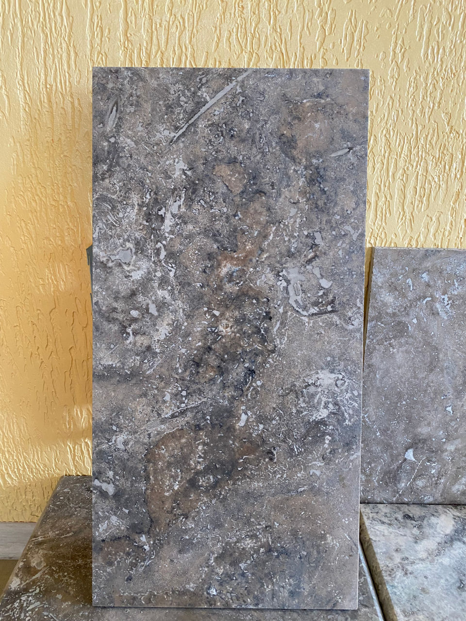Travertin gri Silver Gray – piatră naturală pentru fațadă, podea și pereți interior/exterior foto 3