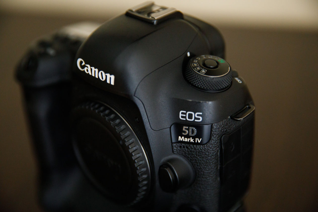 Canon 5D Mark IV  foto 1