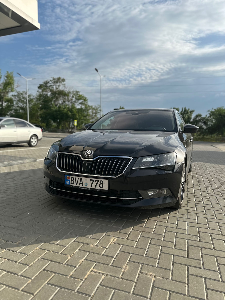 Skoda Superb foto 0