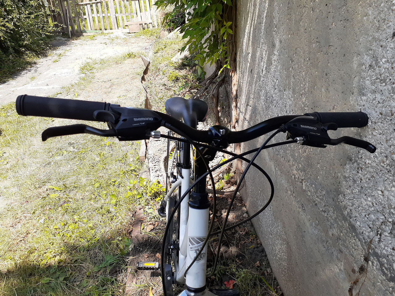 Продам недорого хороший женский городской прогулочный велосипед 28".