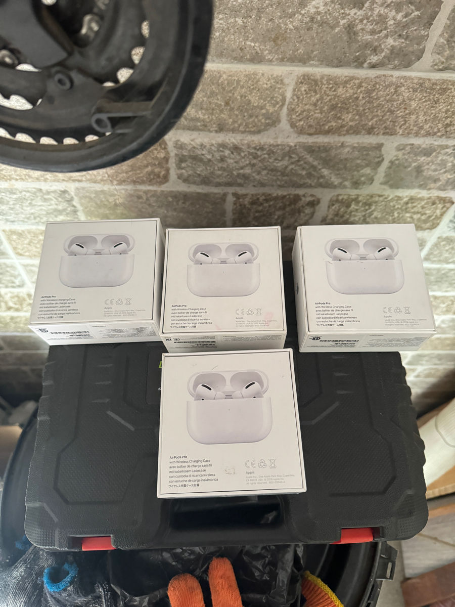 Cutii originale AirPods Pro foto 1