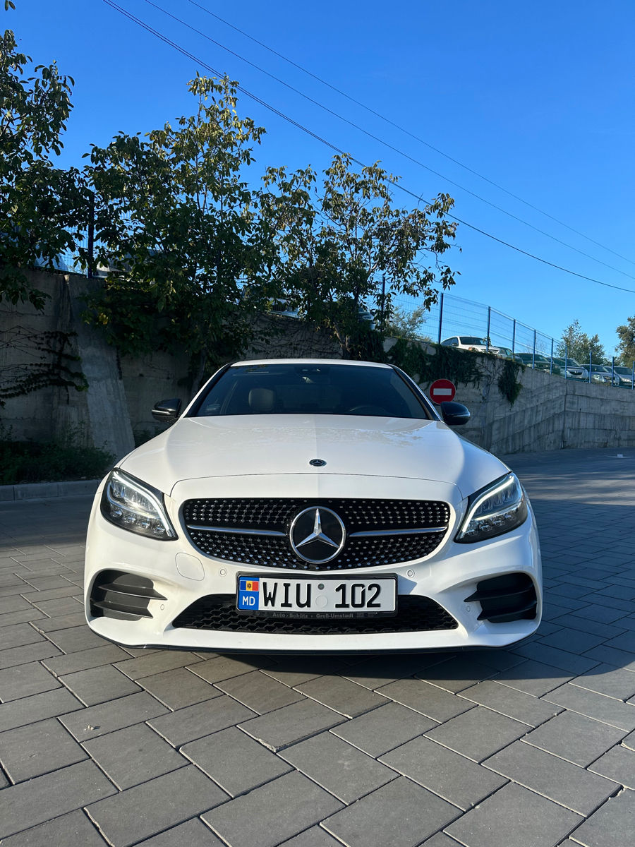 Mercedes C-Class foto 1