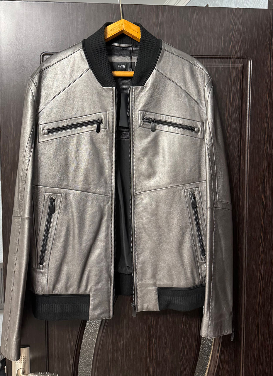 Срочно продам кожаные куртки Hugo Boss Porsche Design и Hugo Boss Mercedes оригинал foto 0