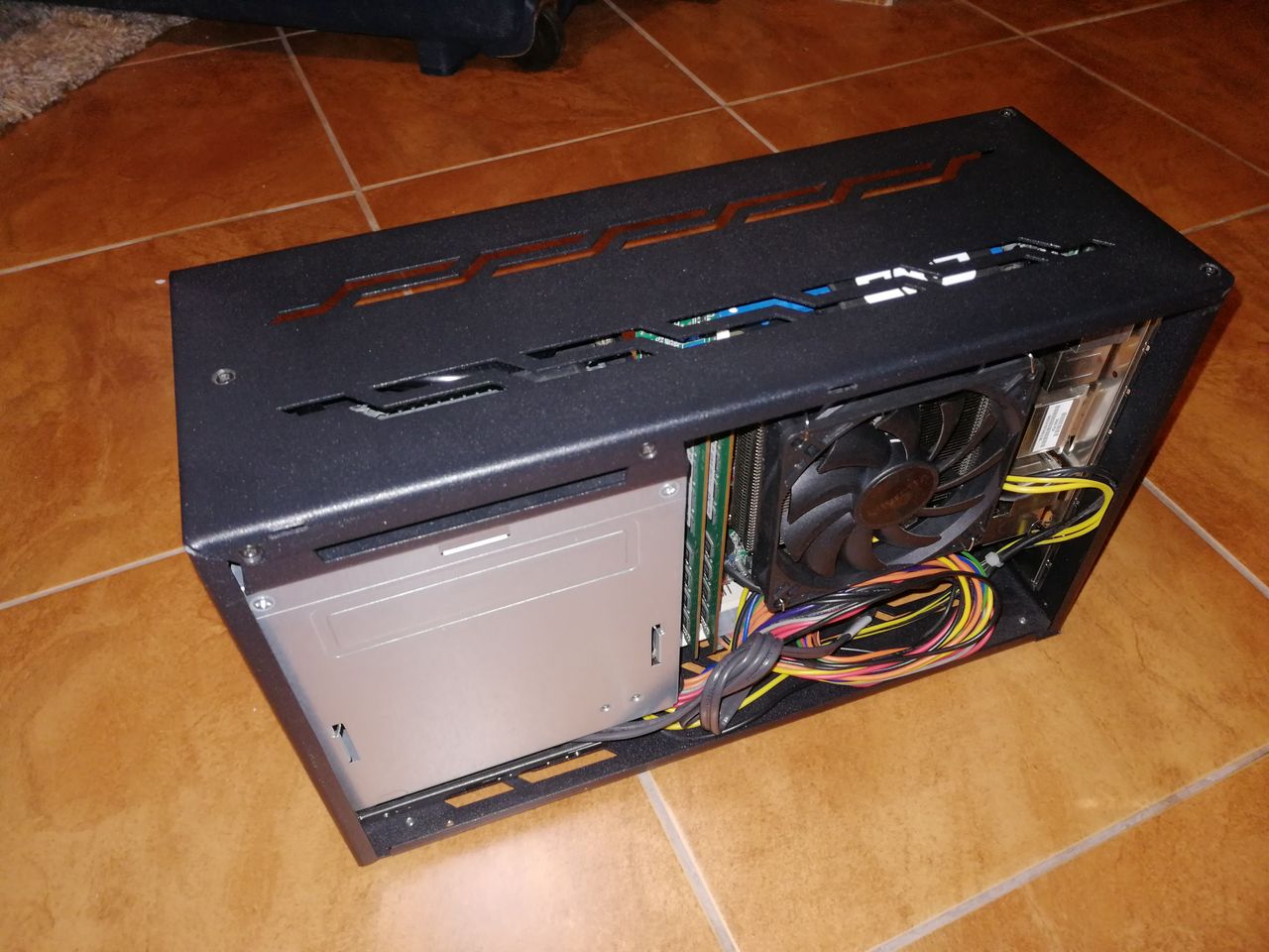 Системный блок в корпусе ITX (i5 2500s 2.7Ghz, 8GB DDR3, 120Gb SSD)