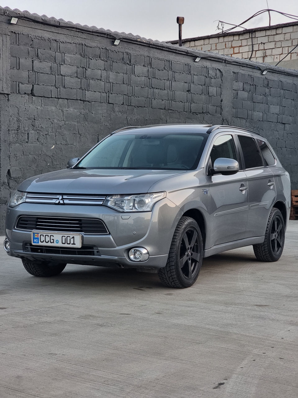 Mitsubishi Outlander foto 1