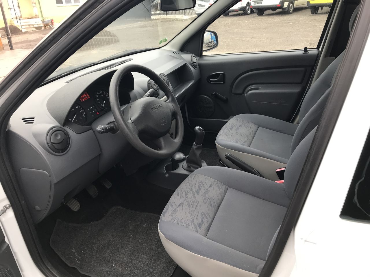 Renault Dacia Logan Pick-Up фото 4