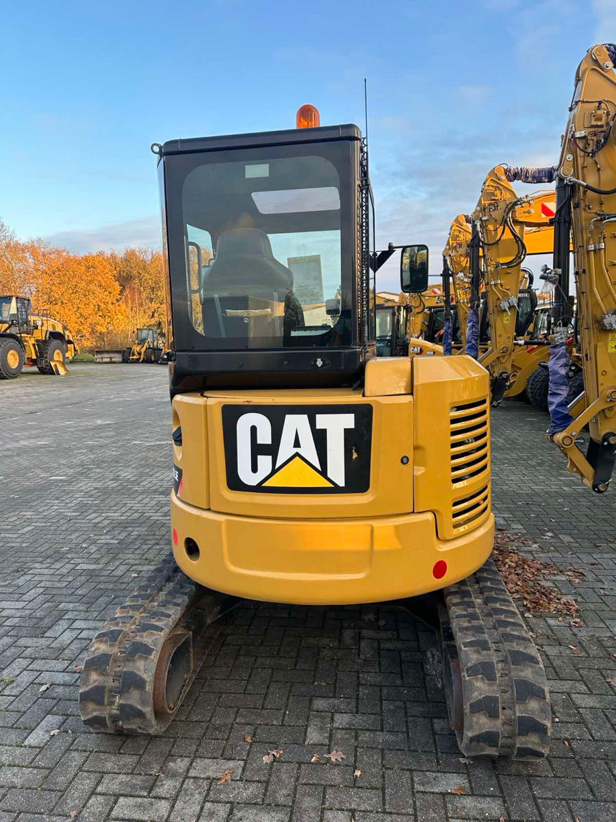 Excavator buldoexcavator bobcat foto 1