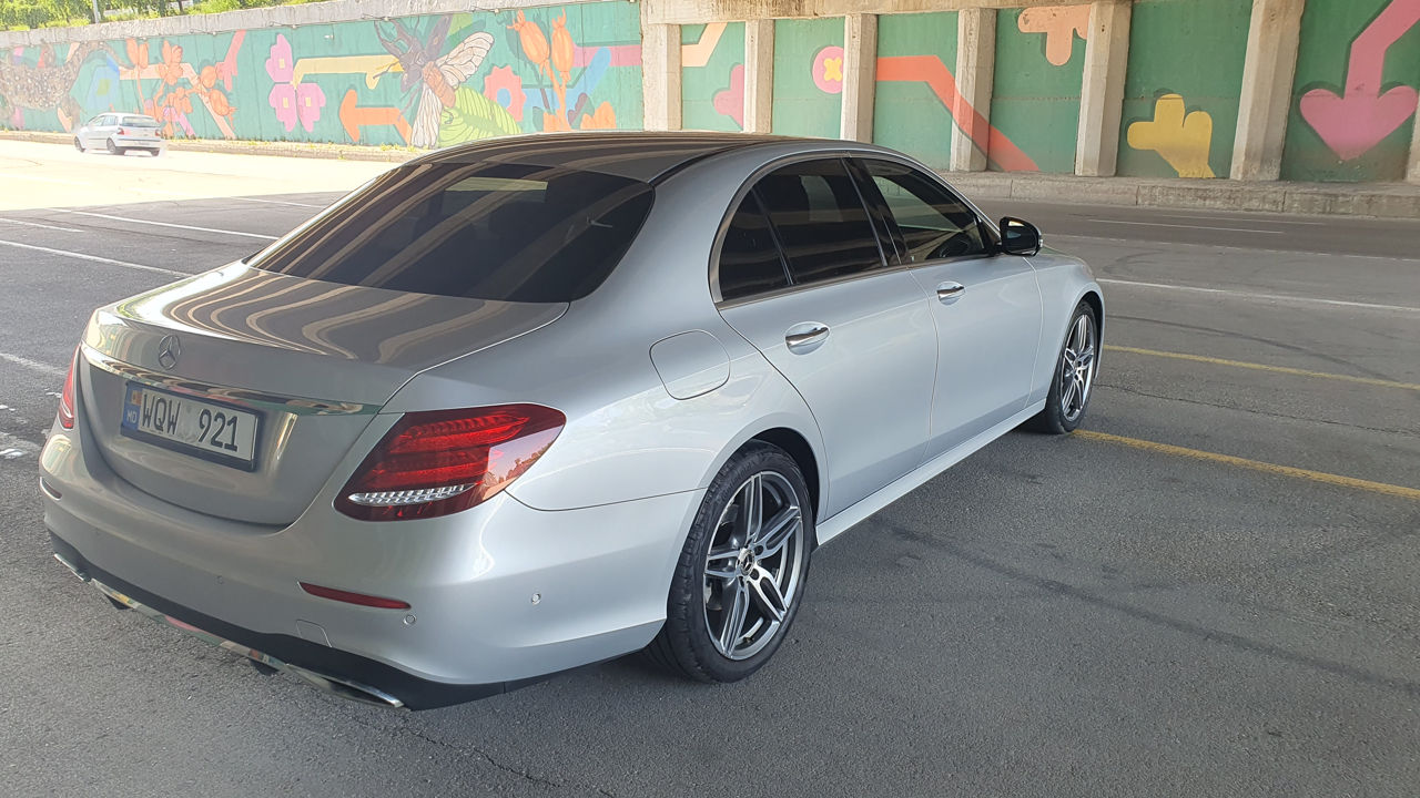 Mercedes E-Class foto 7