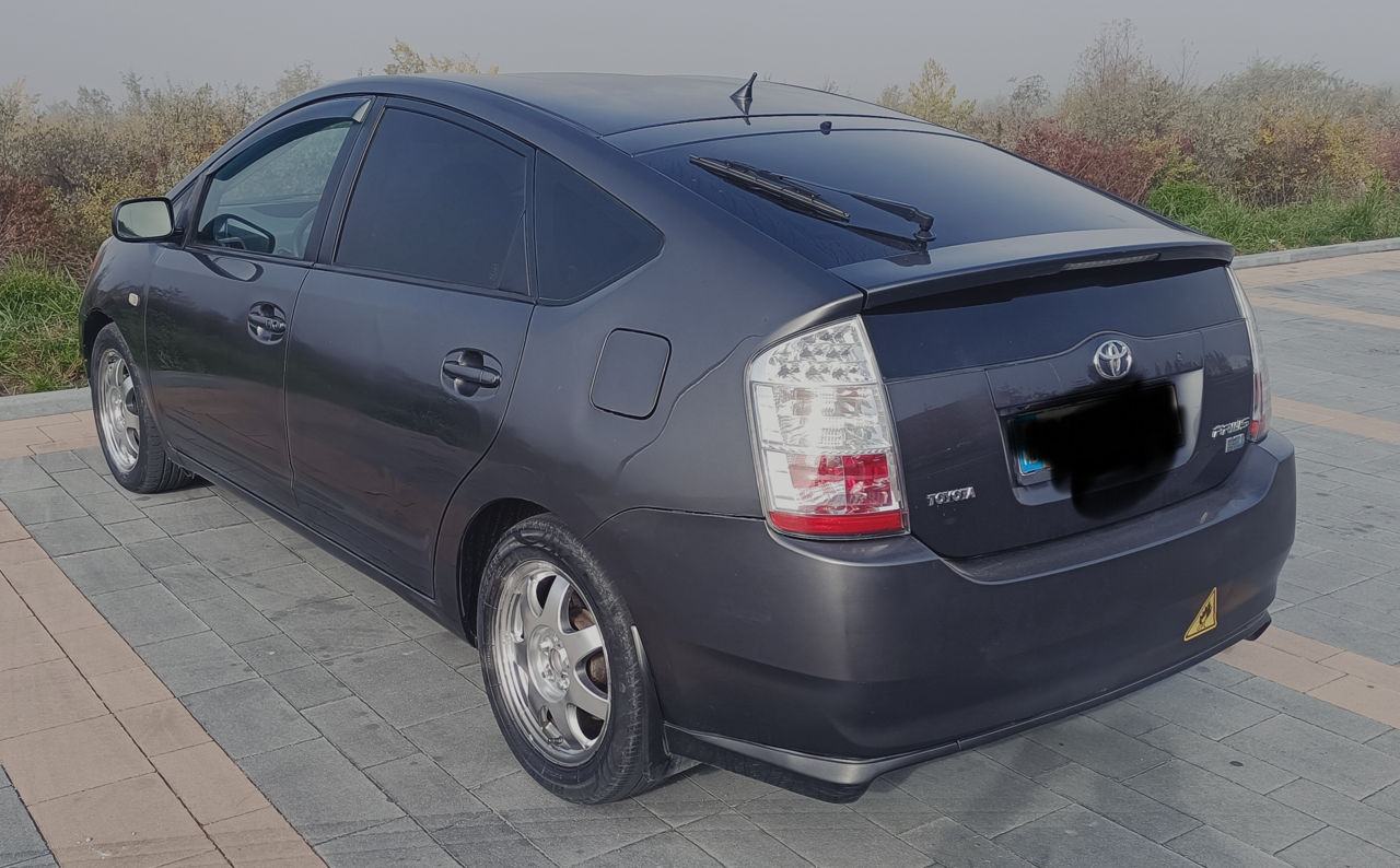 Toyota Prius foto 1