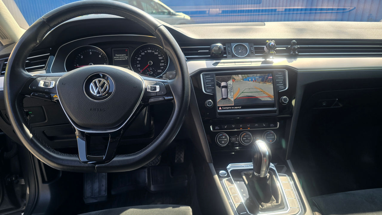 Volkswagen Passat foto 3