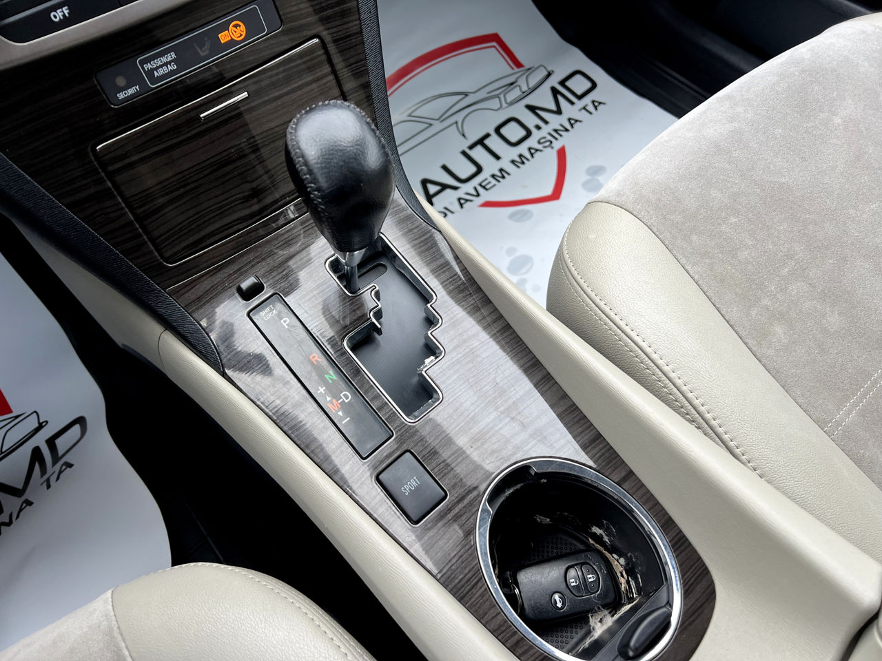 Toyota Avensis фото 12