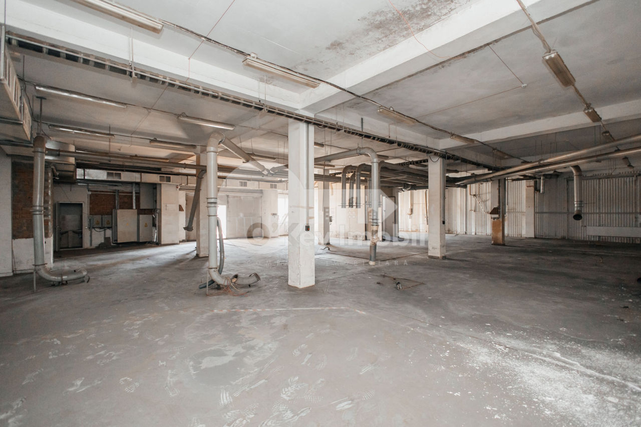 Chirie! Depozit/spațiu pentru producere, 1800 mp, str. Industrială, 7 200 € - Ansicht 3