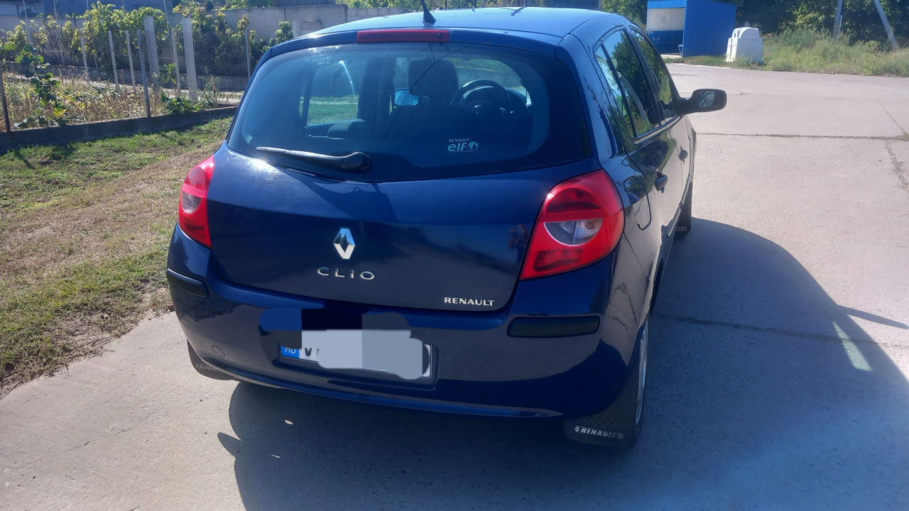 Renault Clio foto 2