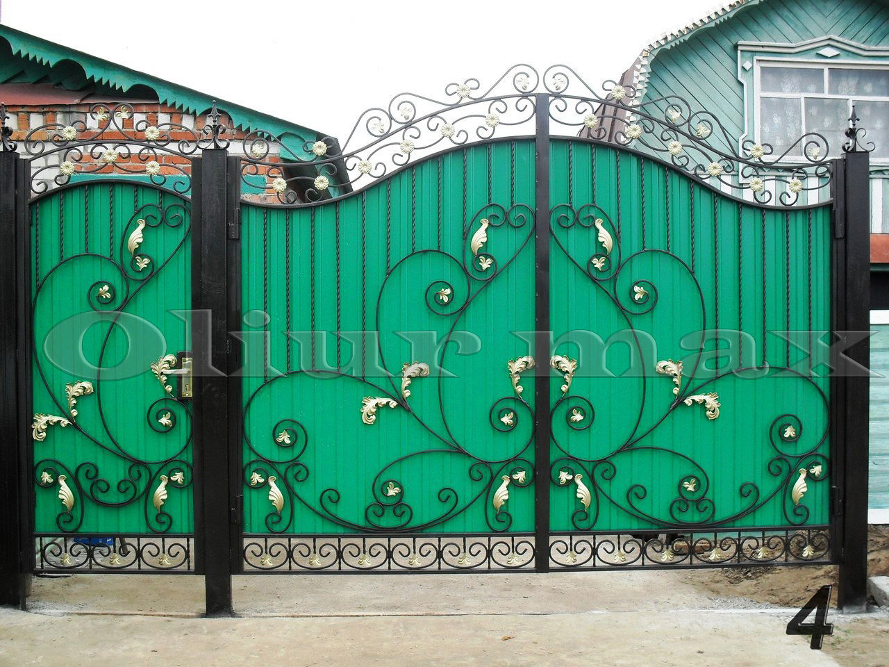 Козырьки, ворота, заборы, решётки, металлические двери  и другие изделия из металла foto 2