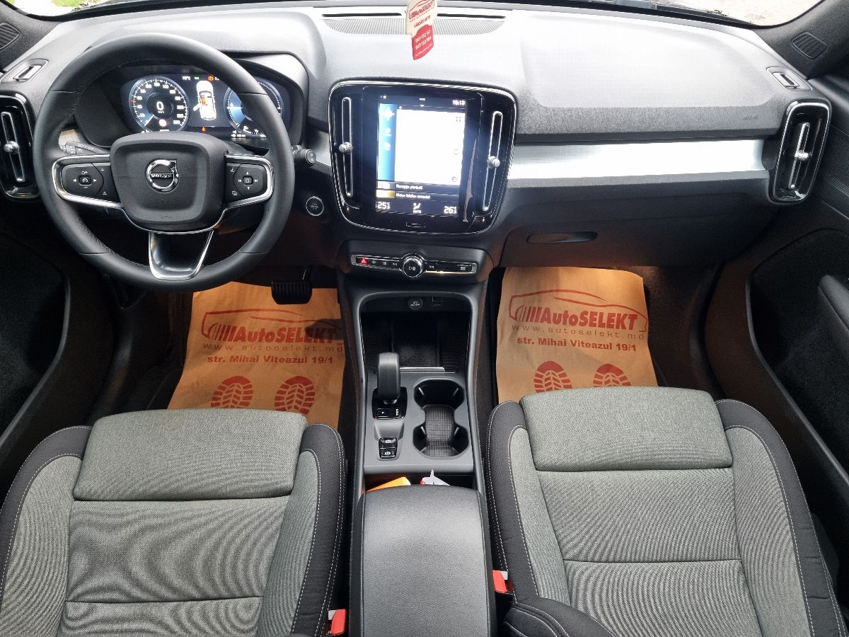 Volvo XC40 2023 photo 11