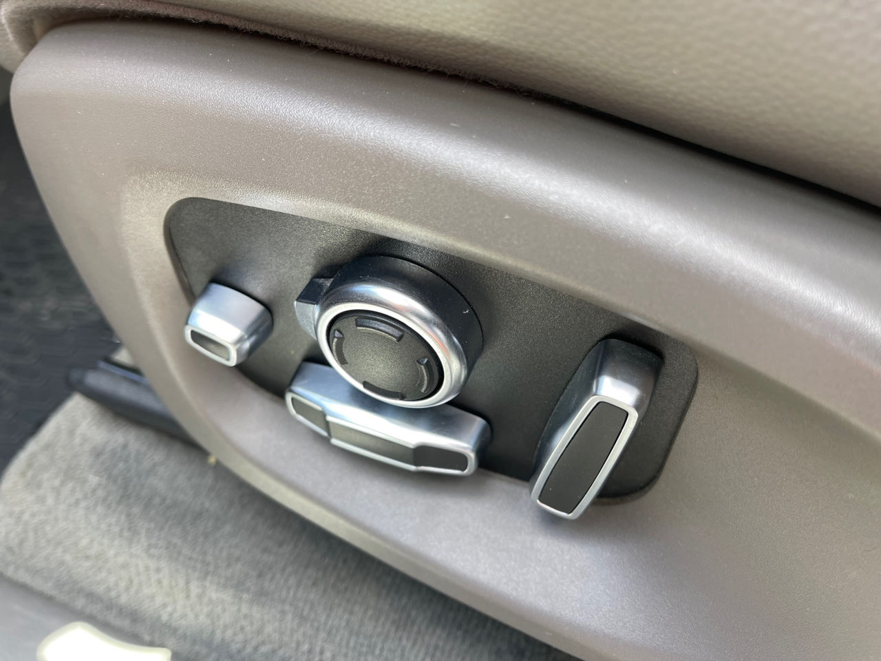 Jaguar F-PACE foto 16