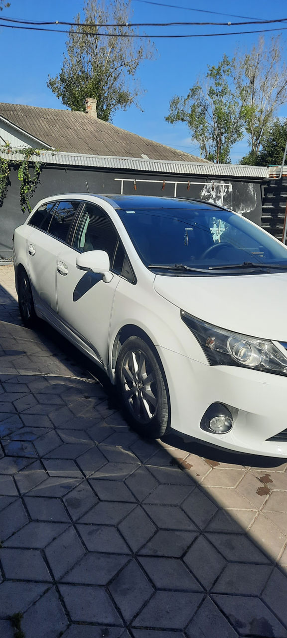 Toyota Avensis foto 3