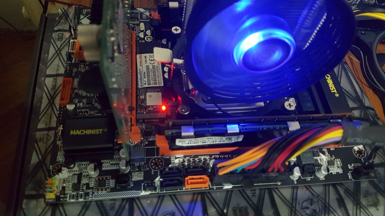 Intel Xeon E5-2650 V2 3.0Ghz ,RAM 16GB - 2500lei [nou,cutie]