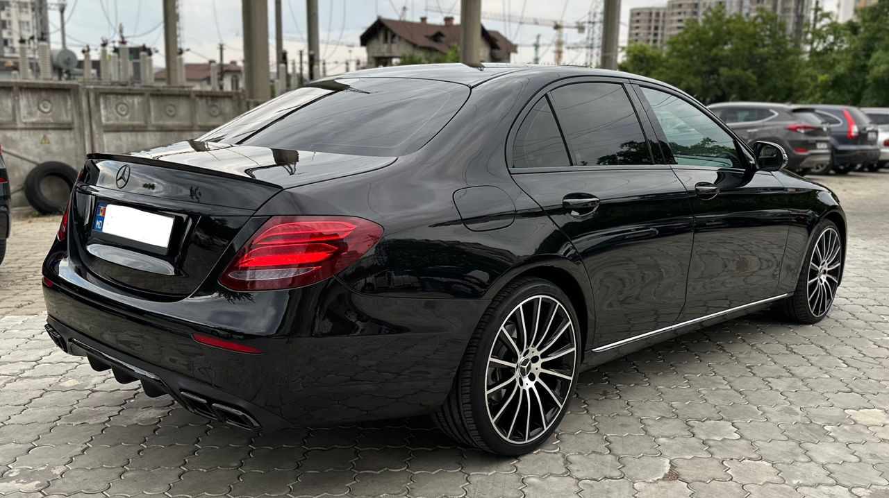 Mercedes E-Class foto 3