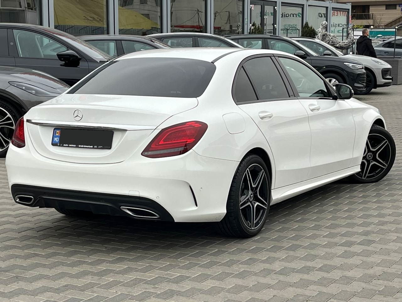 Mercedes C-Class foto 2