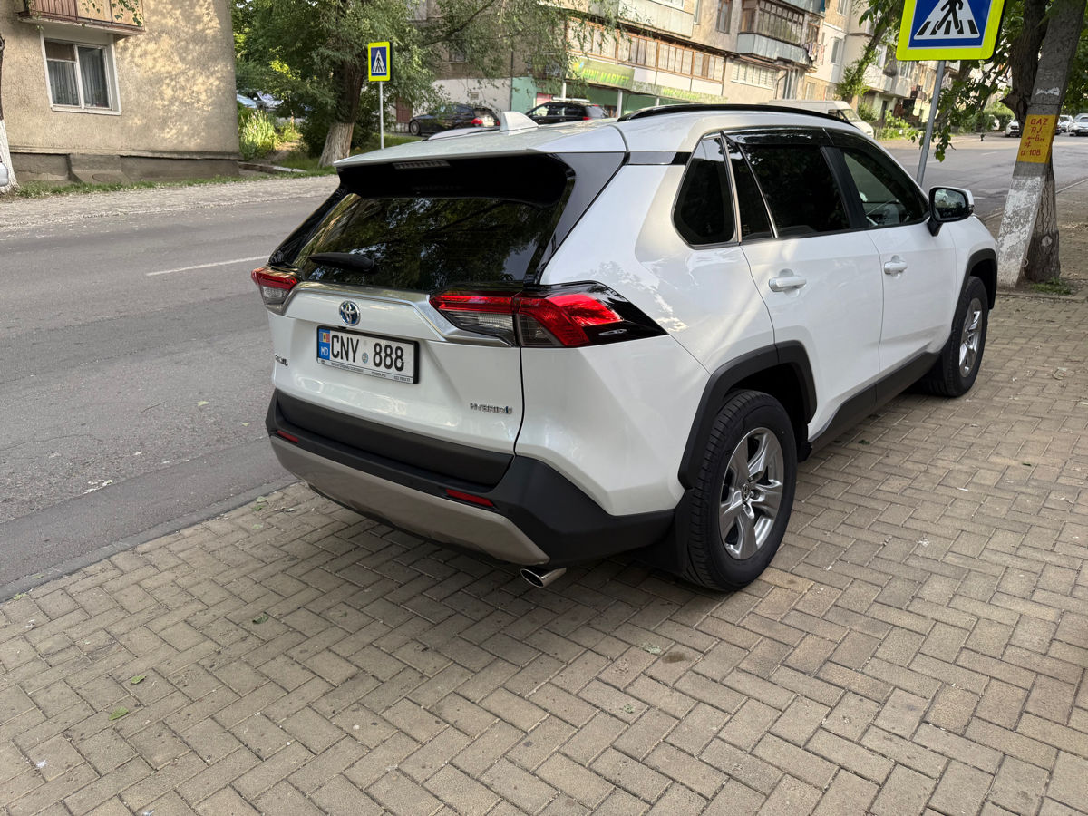 Toyota Rav 4 an. 2023 cu rulaj 61000 km, Hybrid, 31250