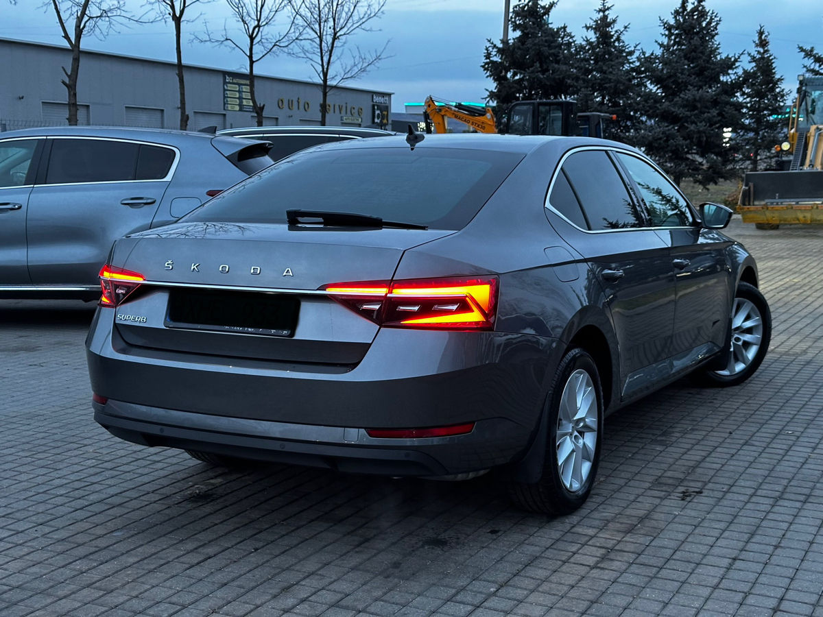 Skoda Superb foto 5