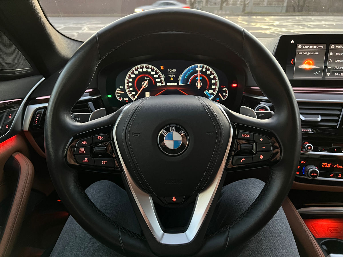 BMW 5 Series foto 6