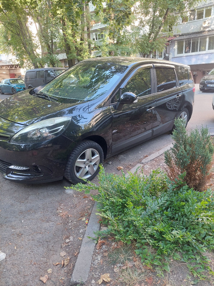 Renault Grand Scenic foto 0