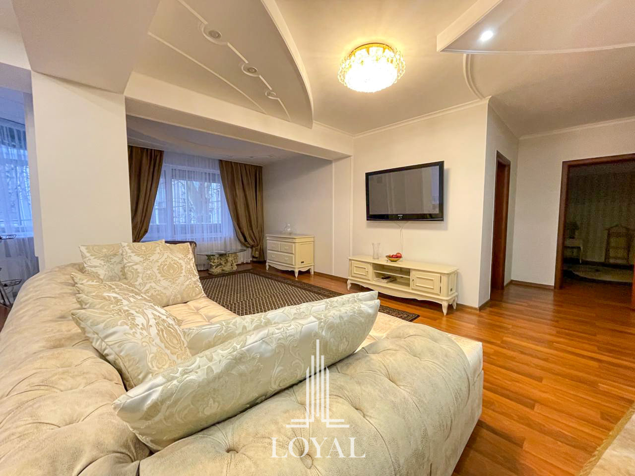 Apartament cu 2 camere, 104 m², Centru, Chișinău foto 3