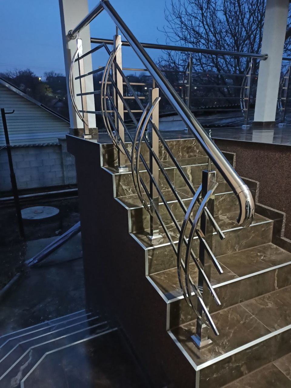 Перила и ограждения из нержавеющей стали и алюминия / Balustrade din inox și aluminiu foto 1
