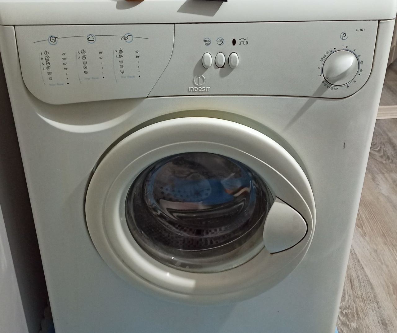 Стиральная машина Indesit w101