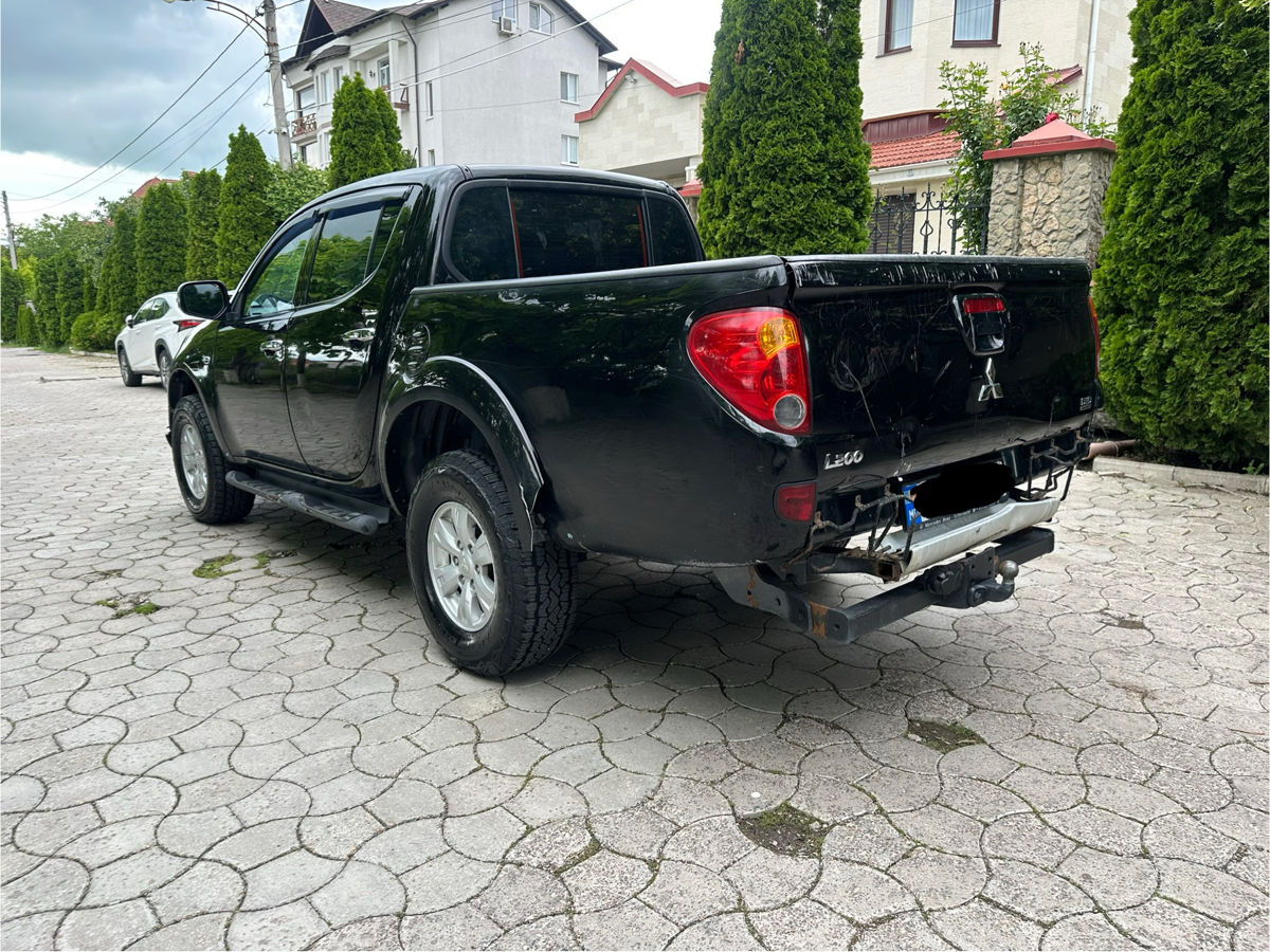 Mitsubishi L200 foto 3