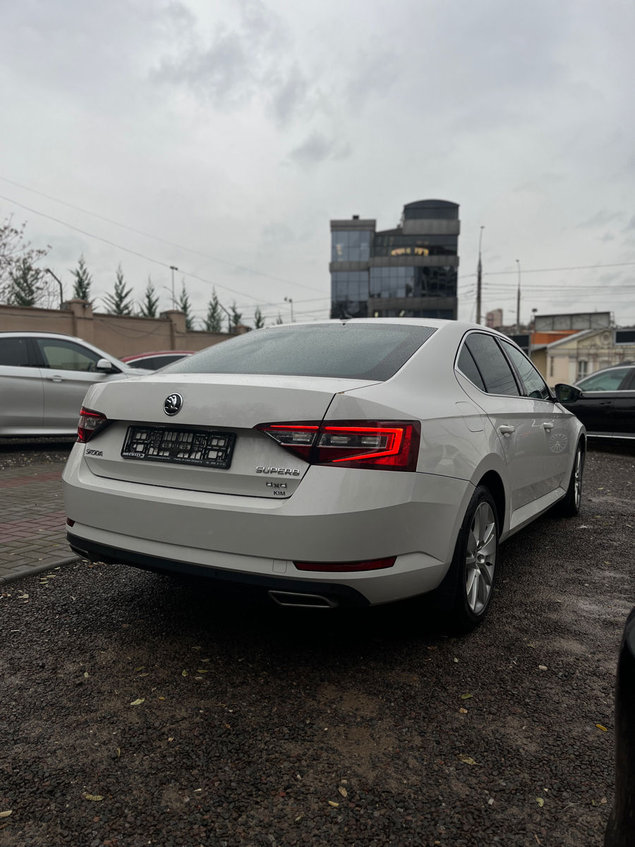 Skoda Superb foto 5