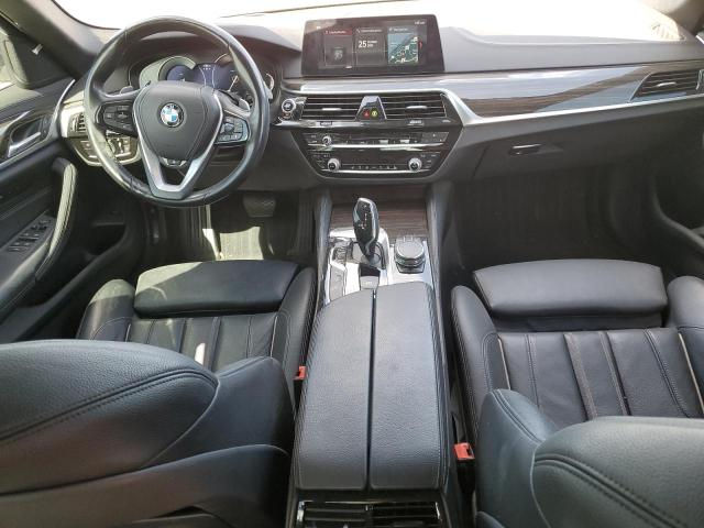 BMW 5 Series фото 7